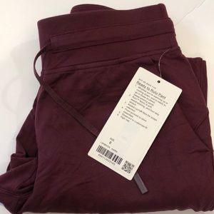 NWT lululemon ready to rulu pant garnet size 8